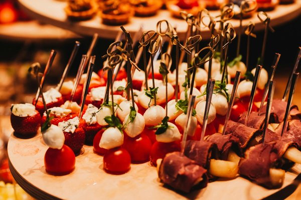 Comment organiser un dîner gourmet à petit prix ?